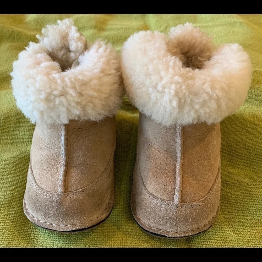 UGG’s Infant size M. Includes box. Used/still cute​​​​​​​​​​​​​​​​​​​​